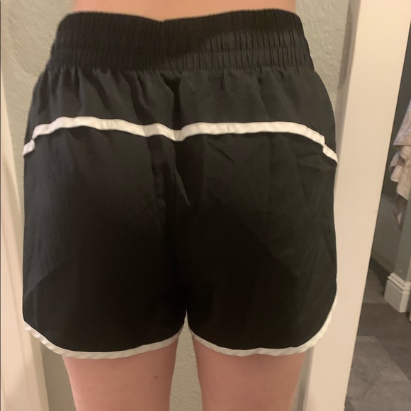 Black running shorts - Picture 2 of 3